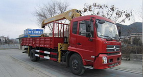 東風天錦隨車起重運輸車