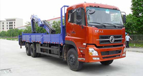 東風天龍隨車起重運輸車
