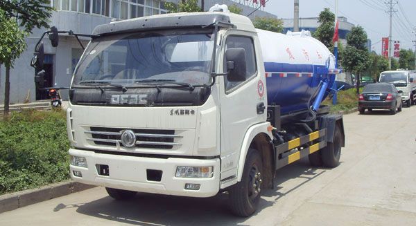 東風多利卡吸汙車