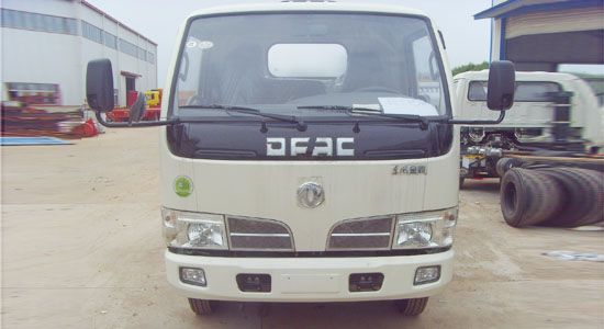 東風福瑞卡吸汙車