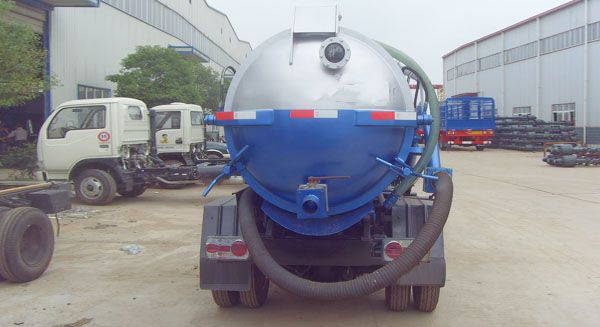 東風福瑞卡吸汙車