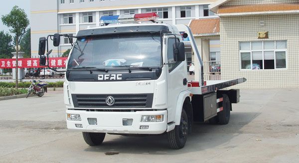 東風多利卡平板清障車