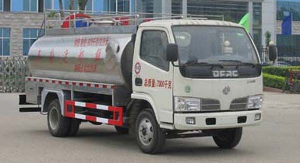 東風福瑞卡鮮奶運輸車