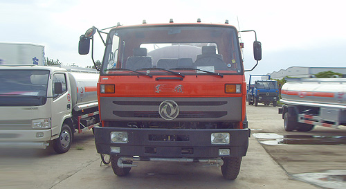 東風後雙橋20--25噸綠化噴灑車