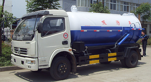 東風多利卡真空吸汙車