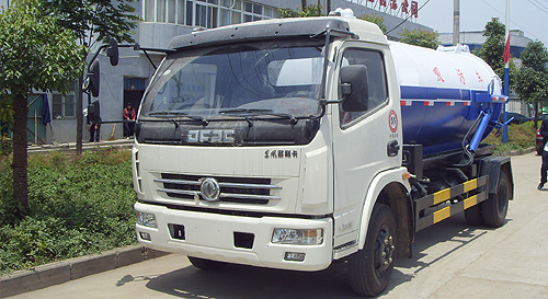 東風多利卡真空吸汙車