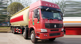 斯太爾前四後八物料運輸車