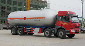 解放前四後八液化氣體運輸車